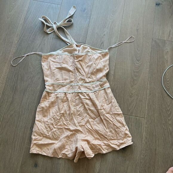 Superdown Coraline Halter Romper in Tan & Ivory Size S - Picture 4 of 4